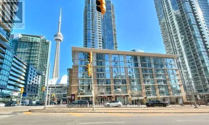 Apartment for rent: 706 - 9 SPADINA AVENUE, Toronto