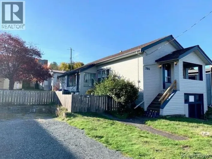 706 Haliburton St, Nanaimo