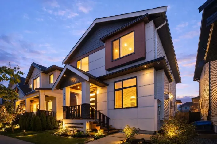 7065 194A STREET, Surrey