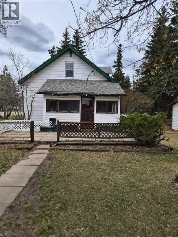 707 3 Avenue, Beaverlodge
