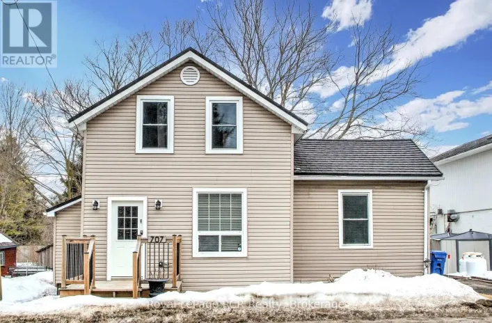 707 QUEEN STREET, West Grey