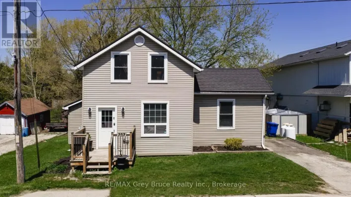 707 QUEEN STREET, West Grey