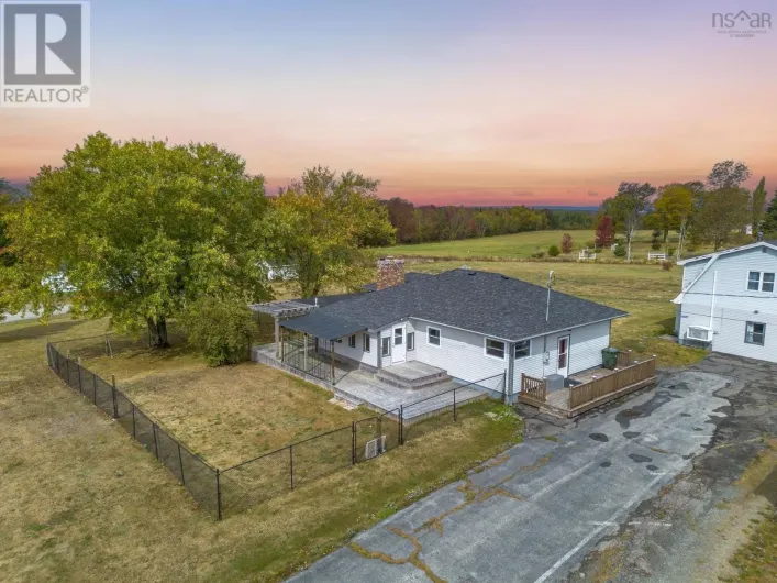 7072 340 Highway, Weaver Settlement