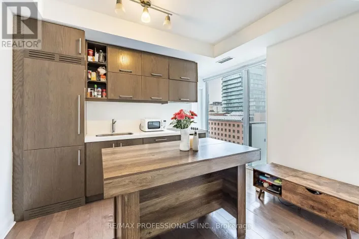 708 - 1080 BAY STREET, Toronto