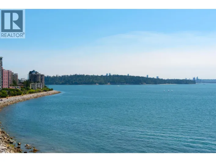 708 150 24TH STREET, West Vancouver