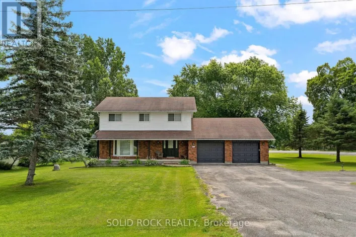 708 MCKENZIE AVENUE, McNab/Braeside