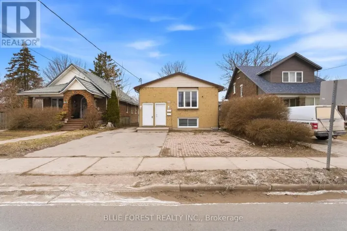 708 OXFORD STREET E, London East