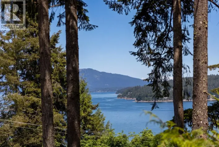 7084 Willis Point Rd, Central Saanich
