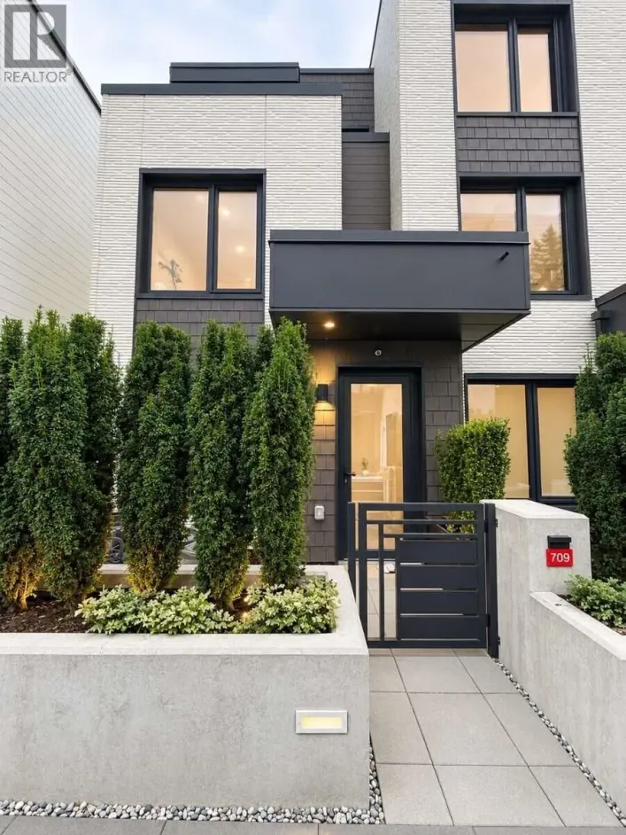 709 606 FOSTER AVENUE, Coquitlam