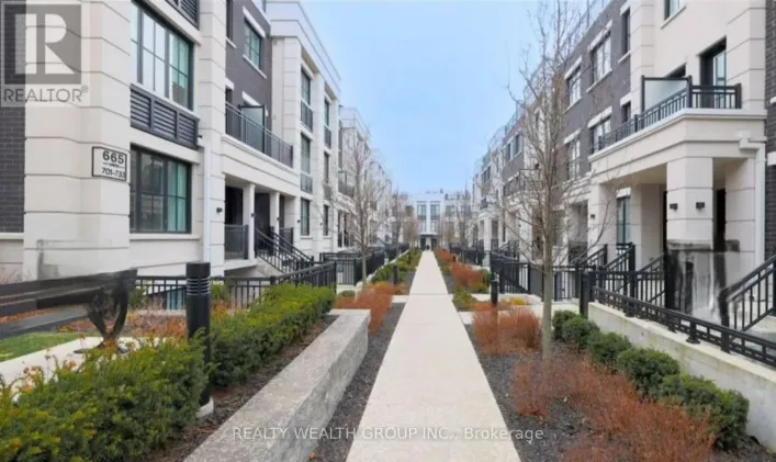 709 - 665 CRICKLEWOOD DRIVE, Mississauga