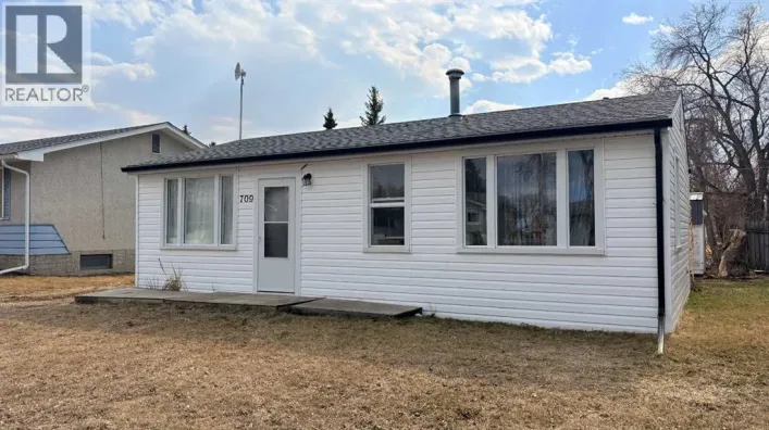 709 7 Avenue, Wainwright