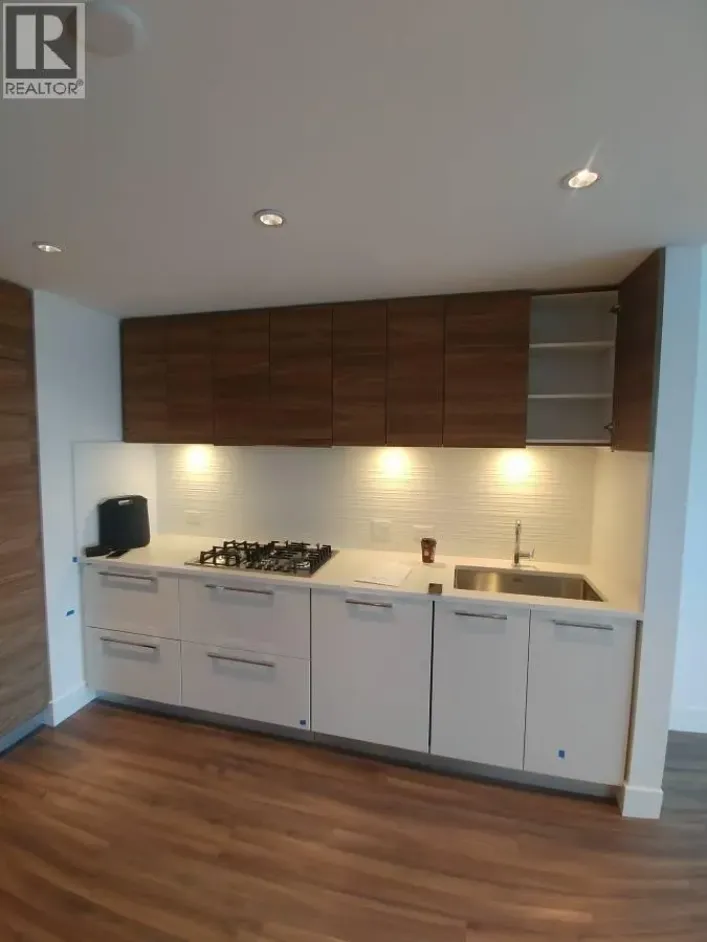 709 7388 KINGSWAY, Burnaby