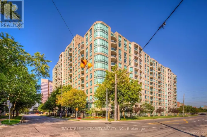 709 - 8 PEMBERTON AVENUE, Toronto