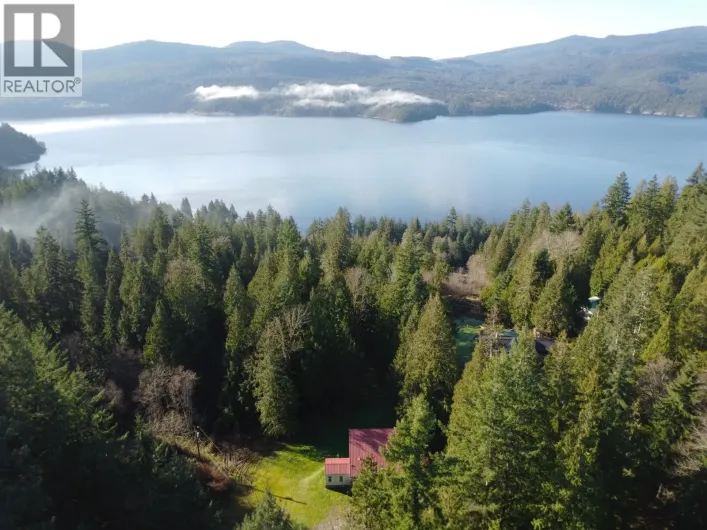 7095 SECHELT INLET ROAD, Sechelt
