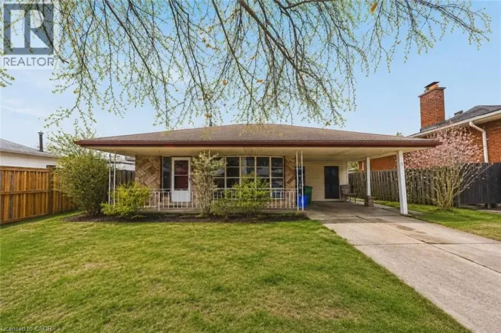 71 HOOVER Crescent, Hamilton