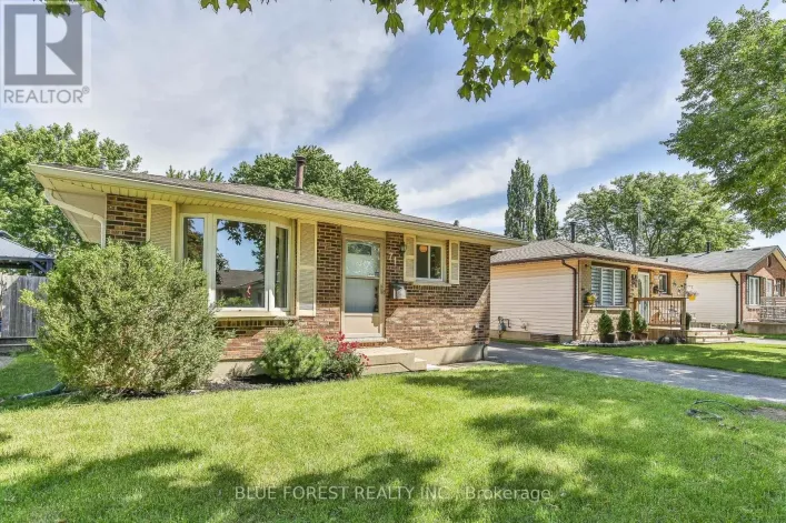 71 ROSAMOND CRESCENT, London South