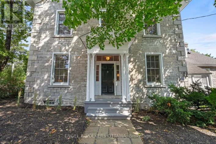 71 THOMAS STREET, Ottawa