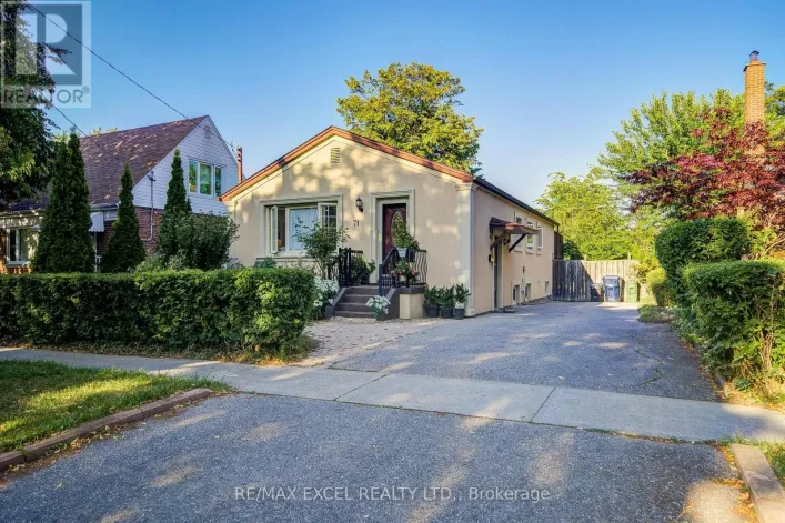71 VAUXHALL DRIVE, Toronto