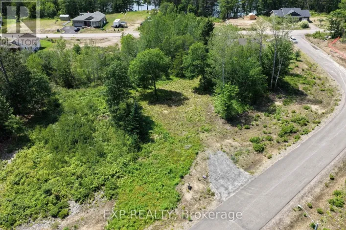 71 YANTHA CRESCENT, Madawaska Valley