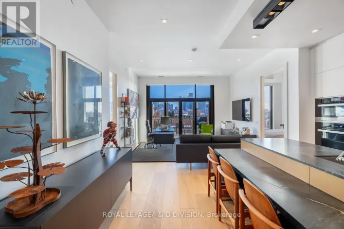 710 - 1 STRATHGOWAN AVENUE, Toronto