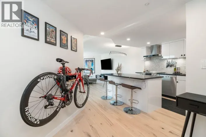 710 1050 BURRARD STREET, Vancouver