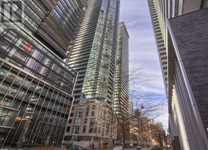 710 - 33 CHARLES STREET E, Toronto