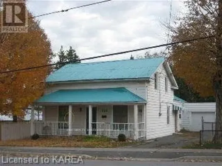 710 ADDINGTON STREET W, Stone Mills