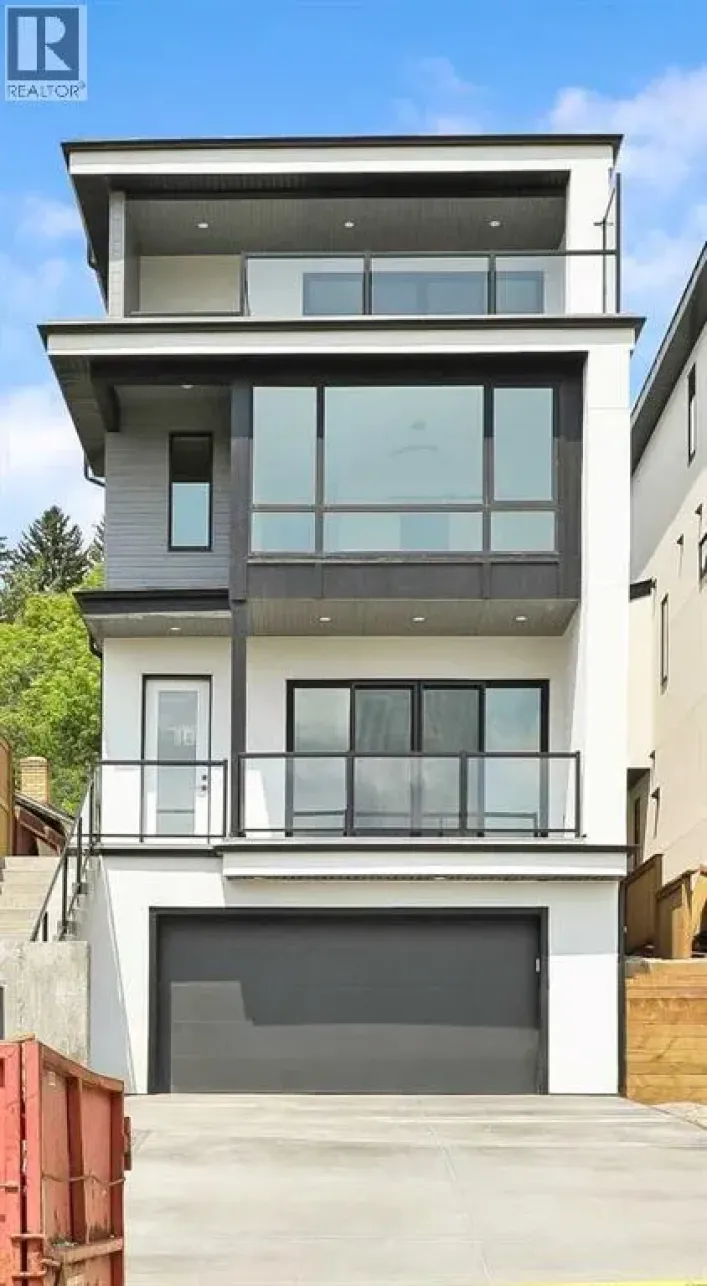 710 Bridge Crescent NE, Calgary