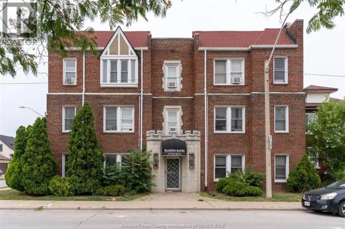 710 Giles BOULEVARD East Unit# 302, Windsor