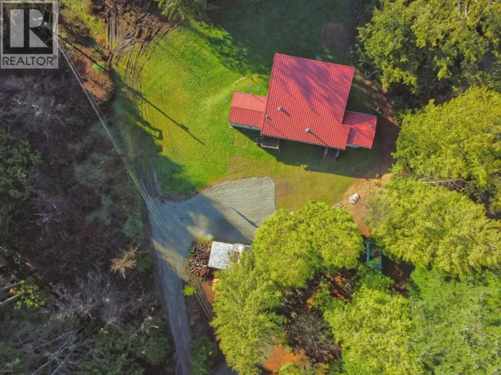 7103 SECHELT INLET ROAD, Sechelt