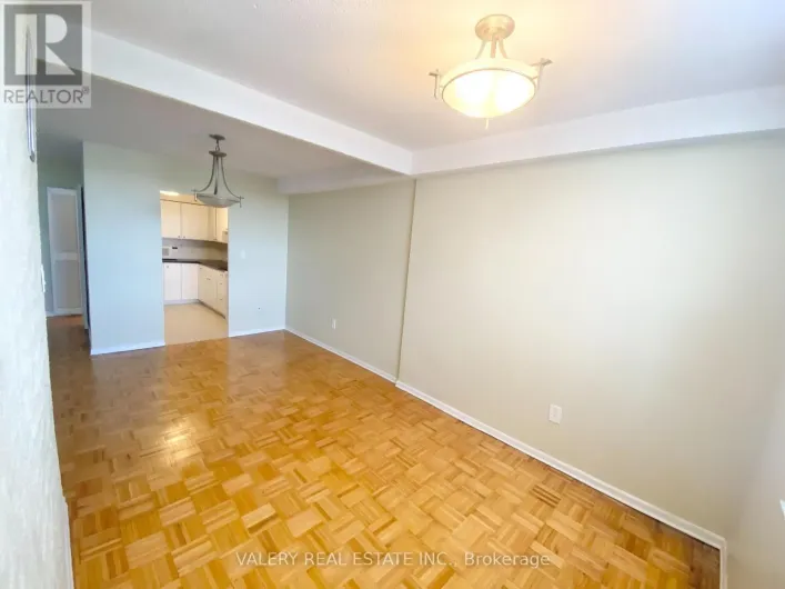 711 - 10 EDGECLIFF GOLFWAY, Toronto