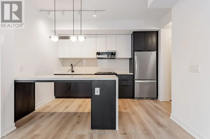 711 - 5 YORK GARDEN WAY, Toronto