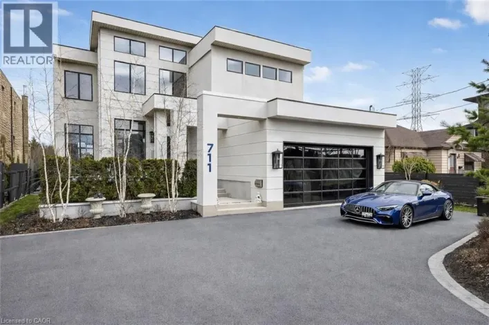 711 BEACH Boulevard, Hamilton