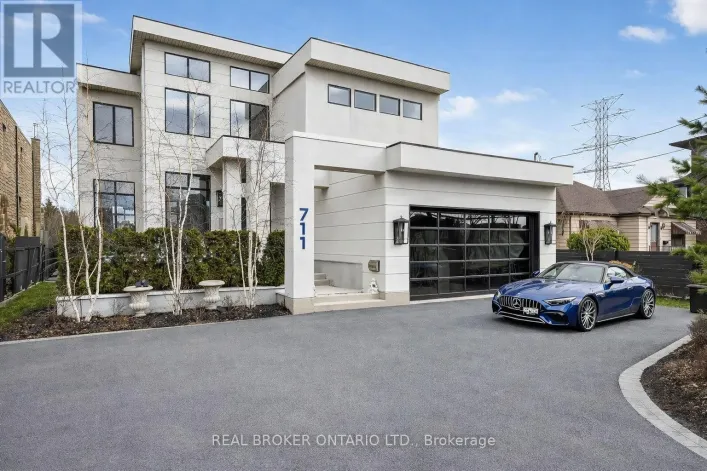 711 BEACH BOULEVARD, Hamilton