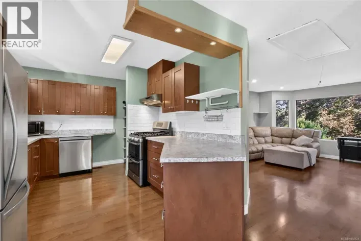 7115 Wallace Dr, Central Saanich