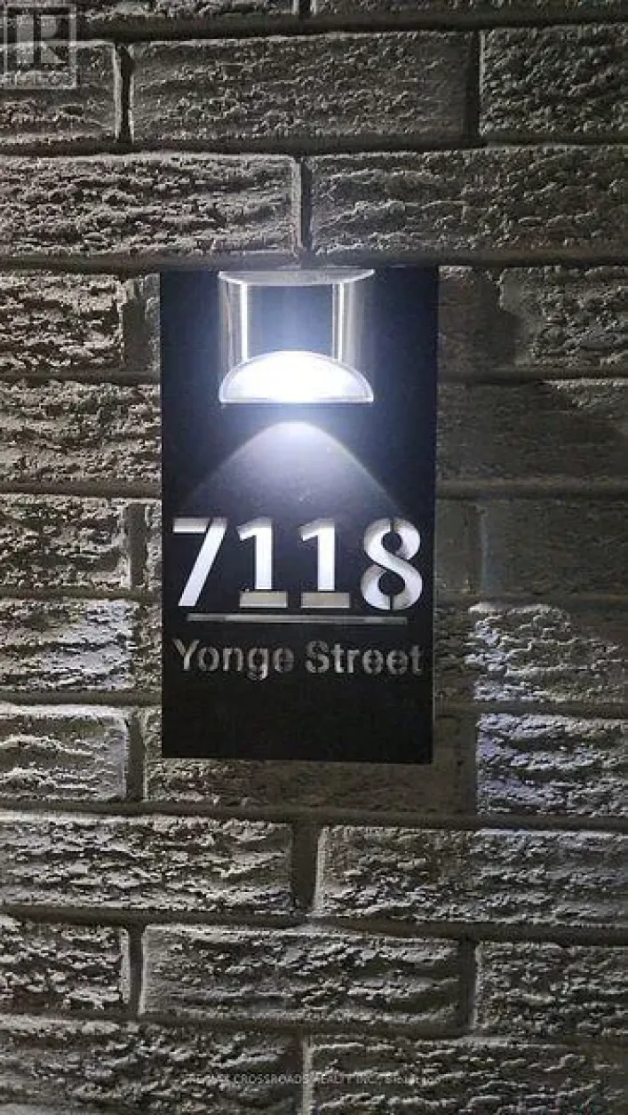 7118 YONGE STREET, Innisfil