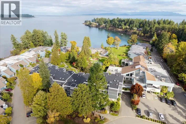 712 1600 Stroulger Rd, Nanoose Bay