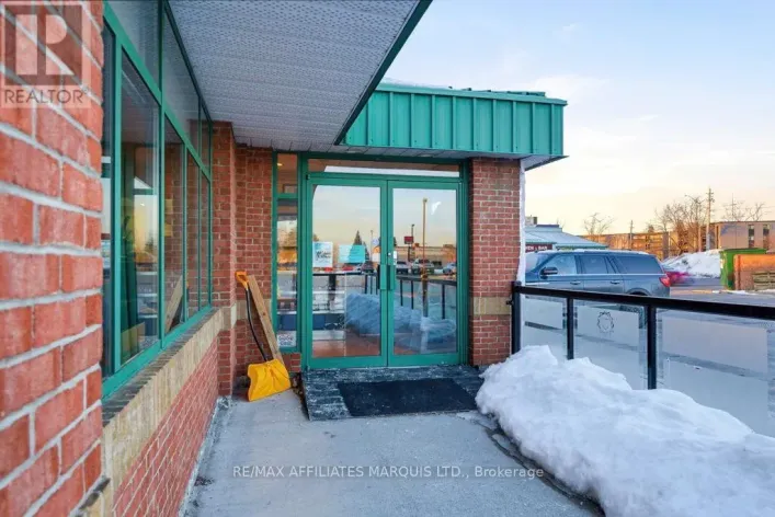 712 FOURTEENTH STREET W, Cornwall