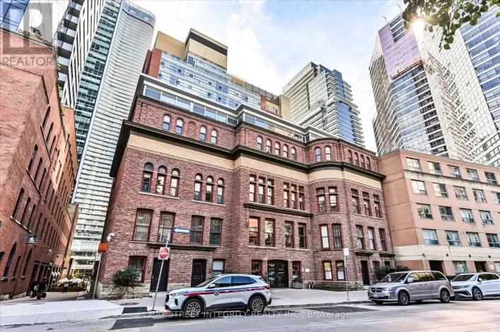 713 - 11 ST JOSEPH STREET, Toronto
