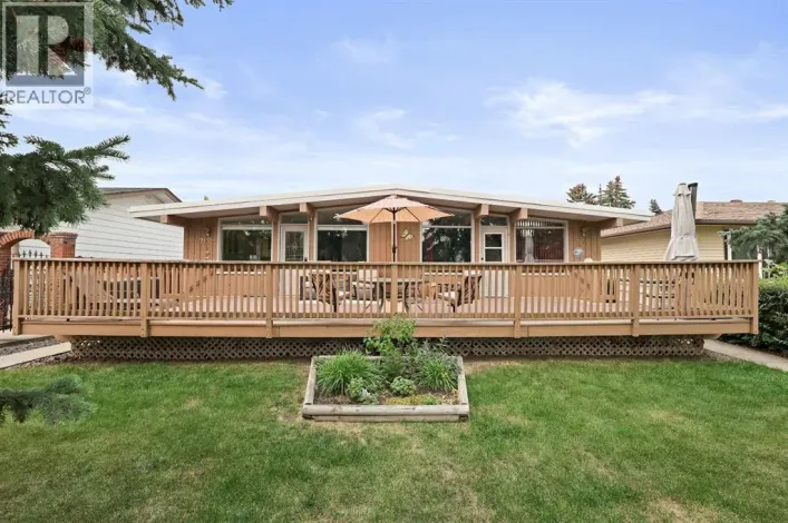 7132 & 7130 35 Avenue NW, Calgary