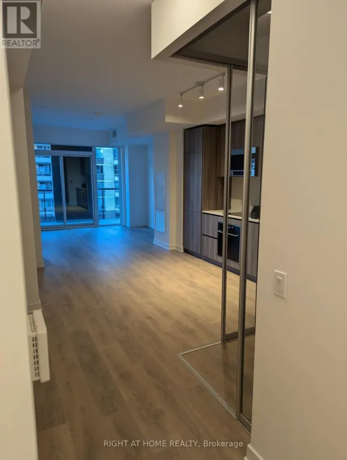 714 - 127 BROADWAY AVENUE, Toronto