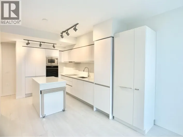 714 180 E 2ND AVENUE, Vancouver