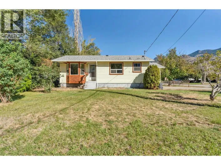 714 2nd Avenue, Keremeos