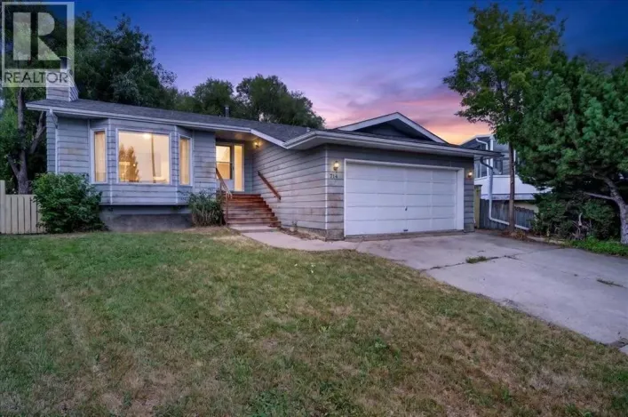 714 9 Avenue SE, High River