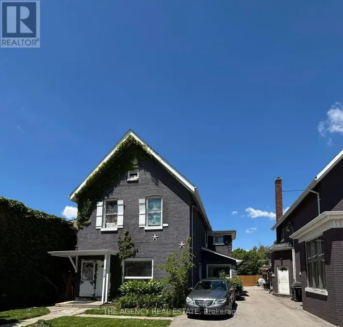 714 DUNDAS STREET, London East