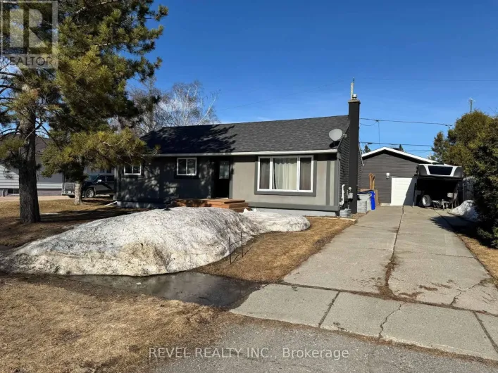 714 EYRE BOULEVARD, Timmins