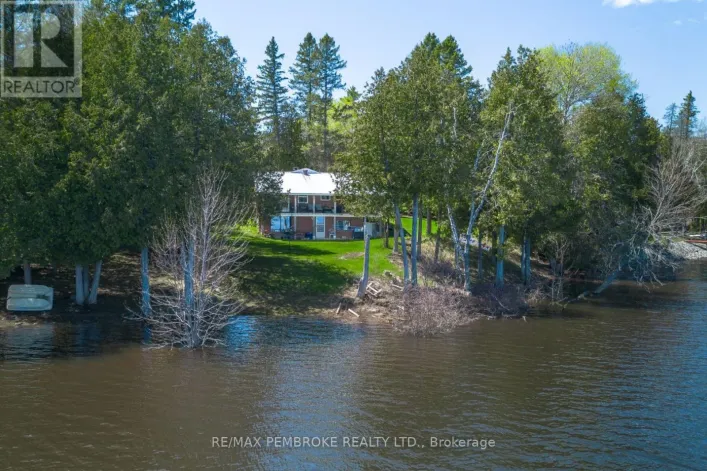 714 LACROIX BAY ROAD, Whitewater Region