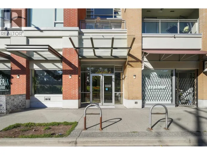 715 221 UNION STREET, Vancouver