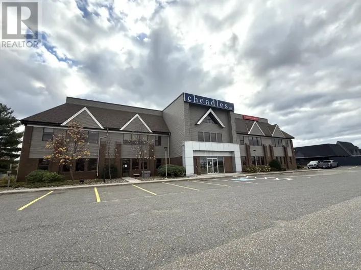 715 Hewitson, Thunder Bay