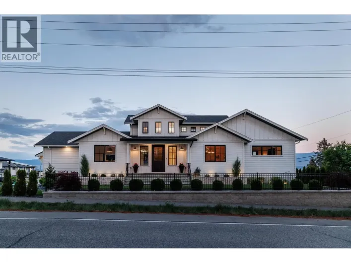 715 Lake Court, West Kelowna